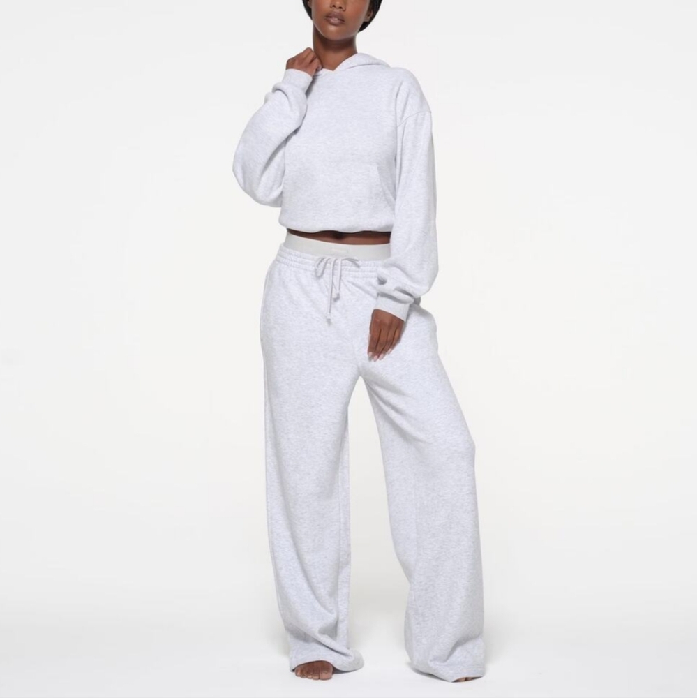 BB1. NWT SKIMS COTTON FLEECE OVERSIZED EXPOSED BOXER / DOUBLE WAISTBAND PANT - Picture 2 of 3